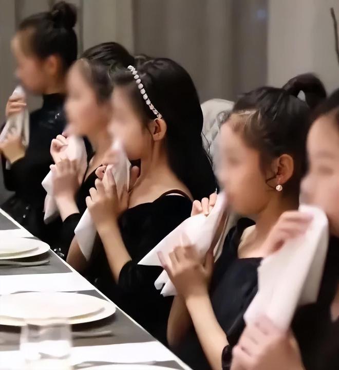 “叶珂”洗脑全国女生凯发K8旗舰厅量产版(图22)